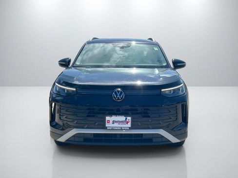 Used 2026 Volkswagen Tiguan SE FWD image 2