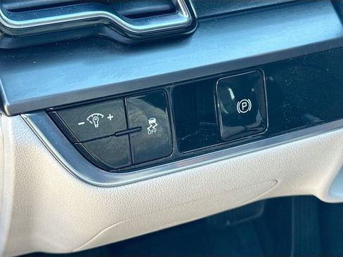 Used 2023 Kia Sportage EX image 11