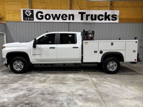 Used 2022 Chevrolet Silverado 2500 W/T w/ WT Convenience Package AWD/4WD image 2
