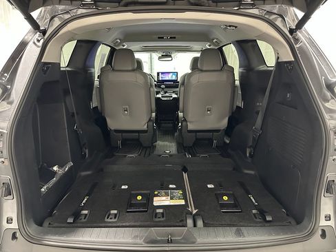 Used 2025 Toyota Sienna XLE w/ XLE Plus Package AWD/4WD image 56