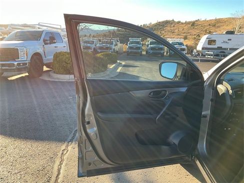 Used 2021 Nissan Rogue Sport S image 16