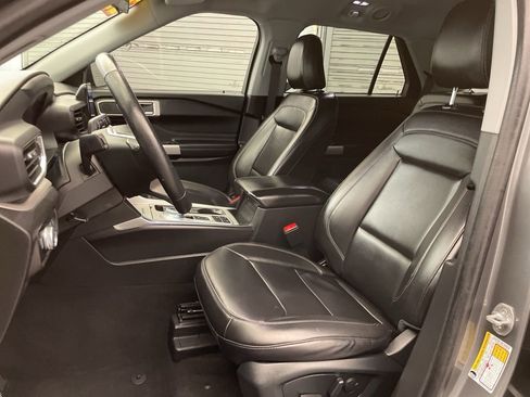 Used 2023 Ford Explorer XLT w/ Equipment Group 202A image 18