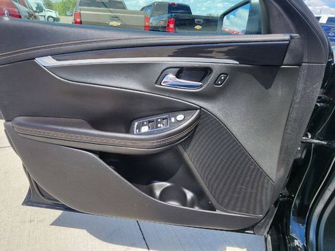 Used 2019 Chevrolet Impala LT FWD image 11