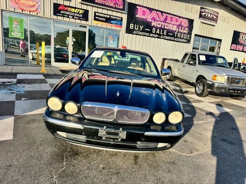 Used 2007 Jaguar XJ8 L image 3