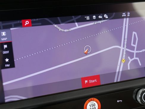 Used 2025 Porsche Macan image 59