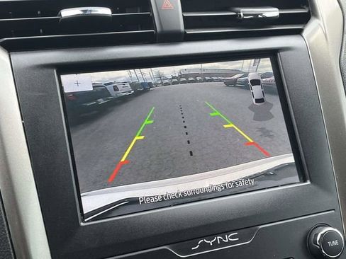 Used 2019 Ford Fusion SE image 30