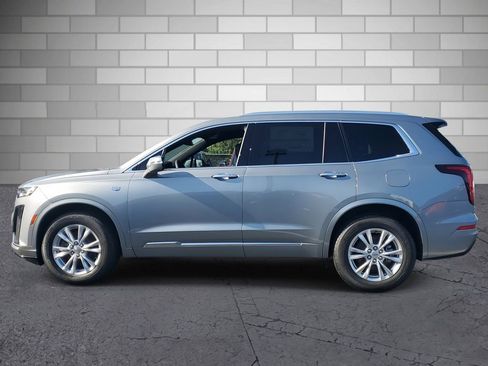 New 2025 Cadillac XT6 Luxury image 2