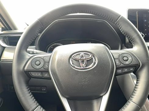 Used 2024 Toyota Venza LE image 18
