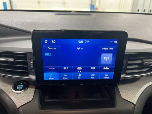 Used 2020 Ford Explorer XLT w/ Equipment Group 202A AWD/4WD image 14
