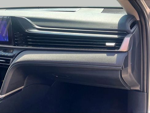 Used 2025 Toyota Camry LE FWD image 16