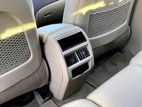 Used 2012 Cadillac SRX Luxury image 24