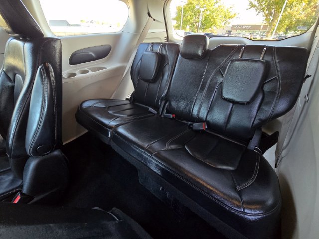 Certified 2022 Chrysler Pacifica Touring-L FWD image 23