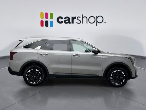 Used 2024 Kia Sorento S w/ Panoramic Sunroof Package AWD/4WD image 6