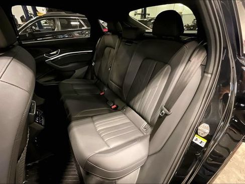 Used 2024 Audi Q8 e-tron Premium Plus w/ Premium Plus Package AWD/4WD image 26