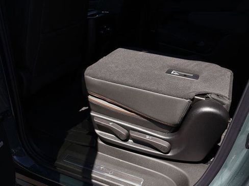 New 2026 GMC Yukon XL AT4 AWD/4WD image 17