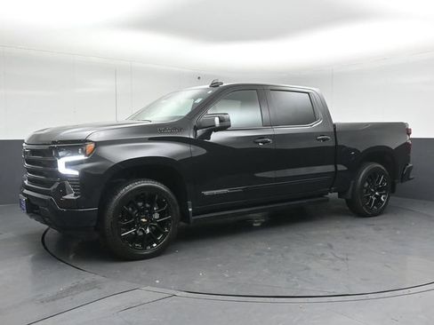 Used 2026 Chevrolet Silverado 1500 High Country w/ Midnight Edition AWD/4WD image 3