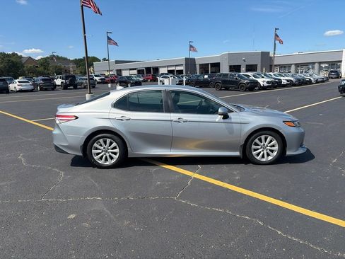 Used 2020 Toyota Camry LE FWD image 8