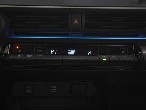 Used 2025 Toyota Prius Limited image 17