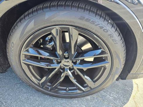 Used 2025 Audi SQ7 Premium Plus AWD/4WD image 9