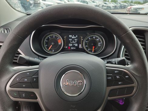 Used 2020 Jeep Cherokee Latitude FWD image 20