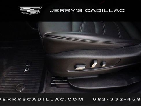 Certified 2025 Cadillac XT6 Premium Luxury w/ Platinum Package image 17