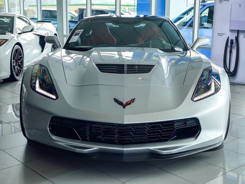 Used 2016 Chevrolet Corvette Z06 w/ Battery Protection Package RWD image 13