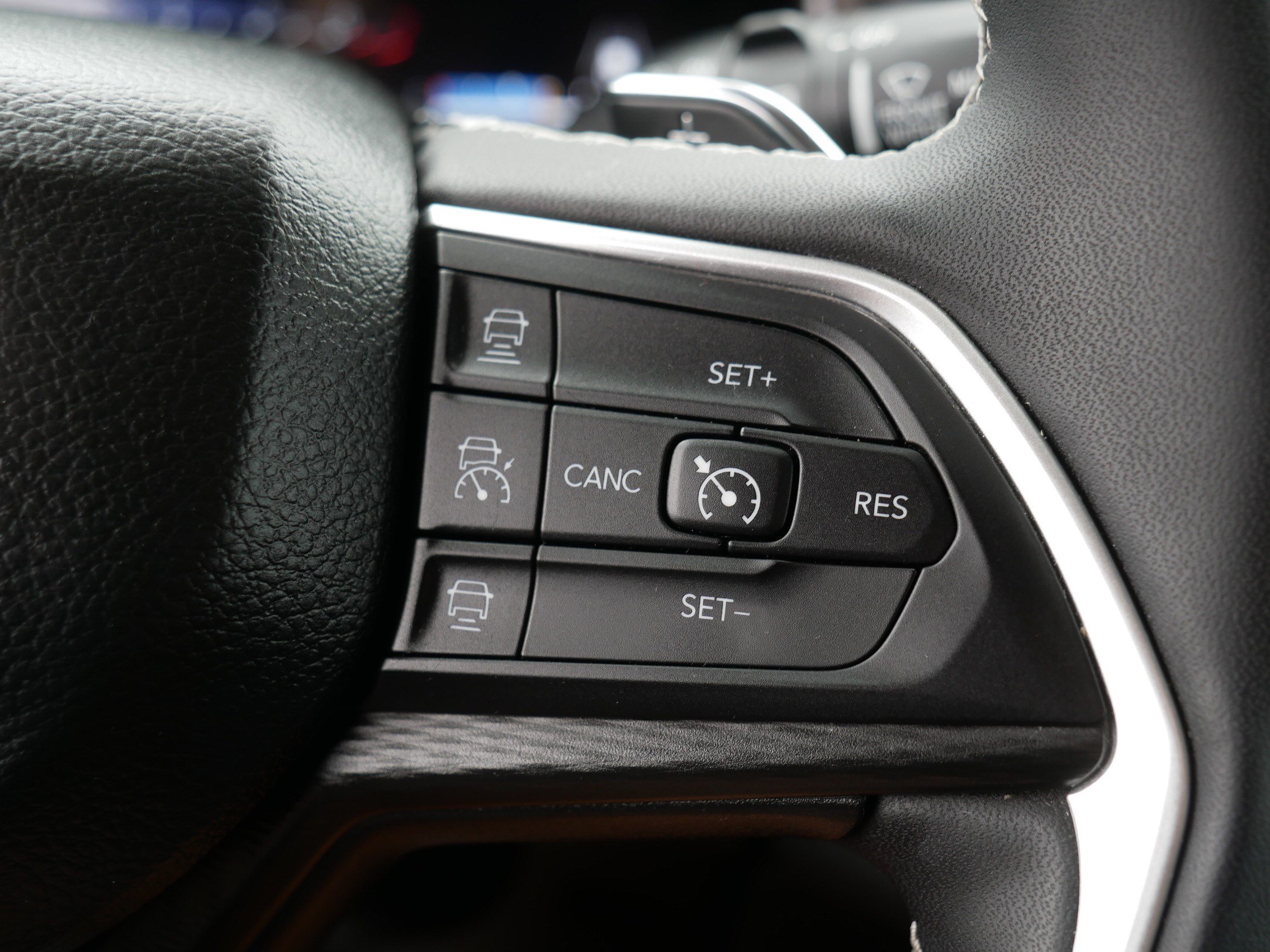 Used 2023 Jeep Grand Cherokee Laredo w/ Luxury Tech Group I AWD/4WD image 29