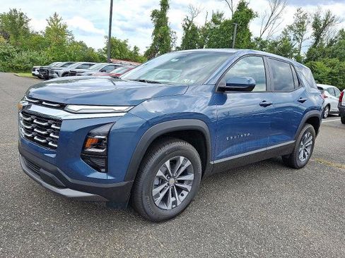 New 2026 Chevrolet Equinox LT w/ Convenience Package II image 2