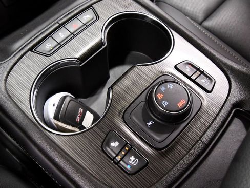 Used 2023 GMC Acadia SLT w/ Elevation Edition AWD/4WD image 26
