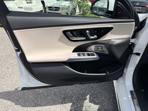 Used 2025 Mercedes-Benz E 350 4MATIC Sedan image 19
