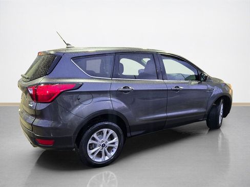 Used 2019 Ford Escape SE image 4