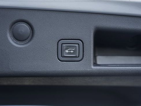 Used 2021 Chevrolet Equinox Premier image 14