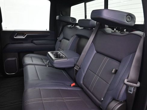 Used 2024 Chevrolet Silverado 2500 High Country w/ High Country Premium Package AWD/4WD image 30