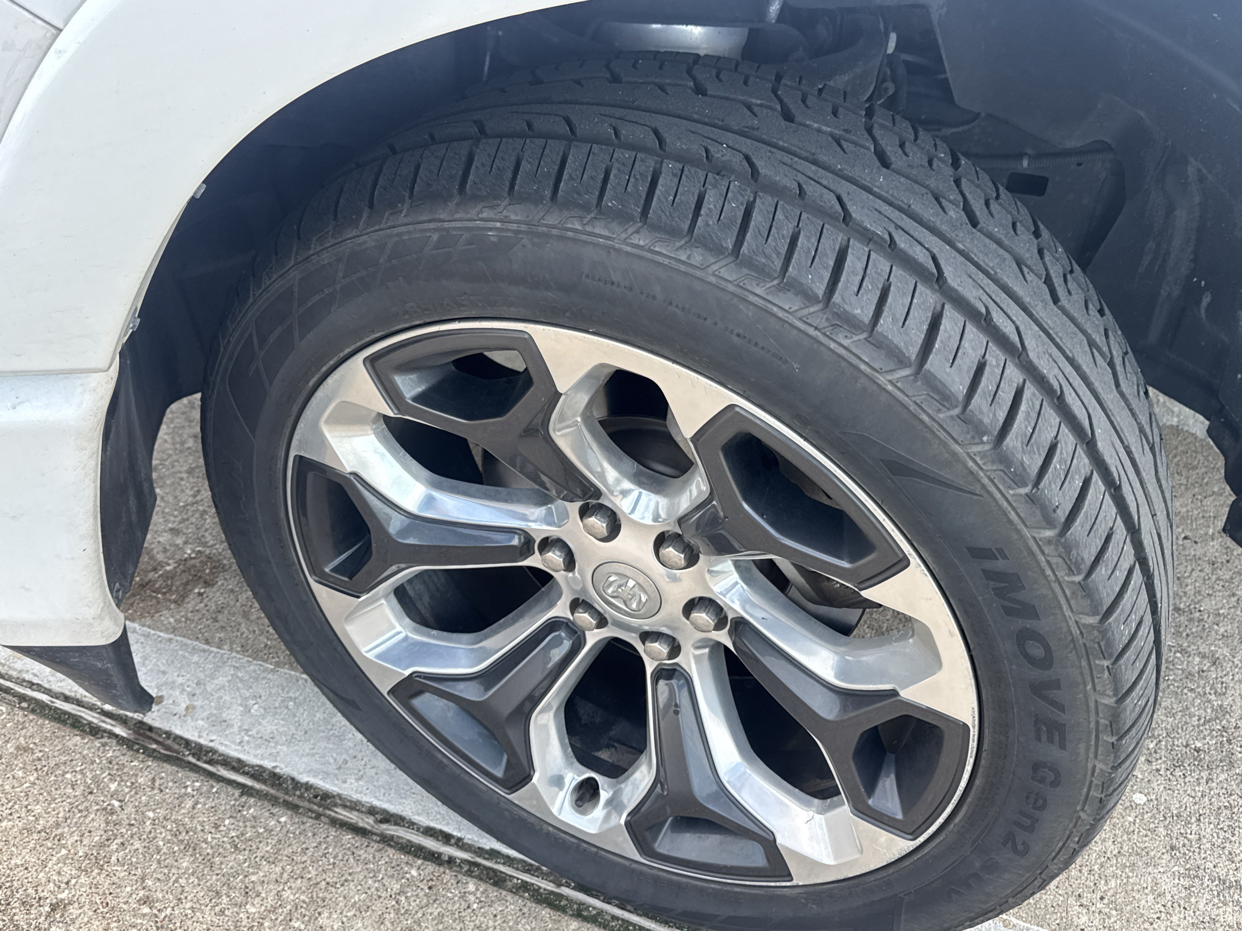 Used 2019 RAM 1500 Limited AWD/4WD image 3