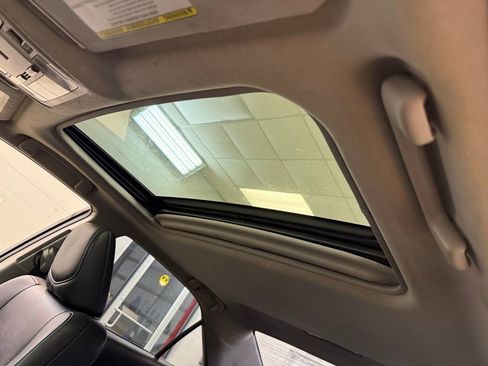 Used 2012 Toyota Camry SE image 19