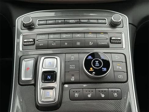 Used 2023 Hyundai Santa Fe Limited image 17