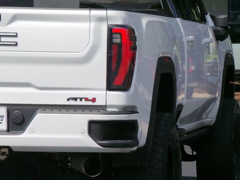 Used 2024 GMC Sierra 2500 AT4 w/ AT4 Premium Plus Package AWD/4WD image 24