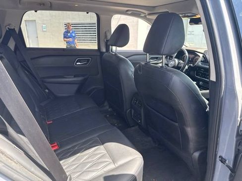 Used 2021 Nissan Rogue Platinum AWD/4WD image 17