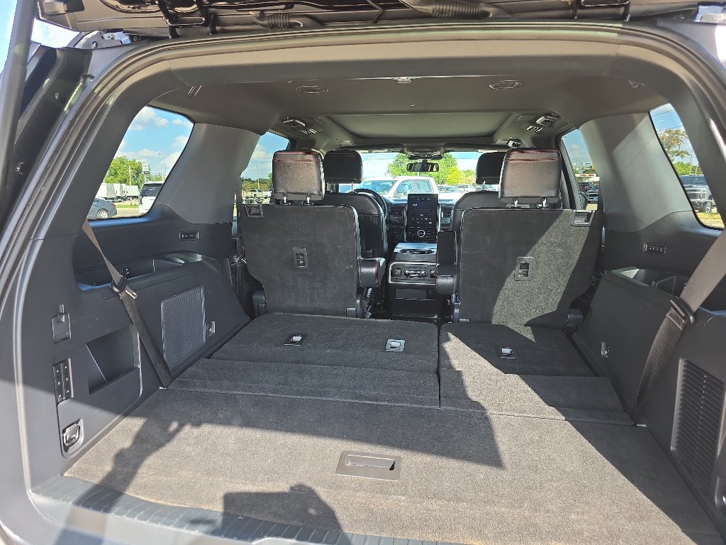 Used 2023 Ford Expedition Limited AWD/4WD image 18