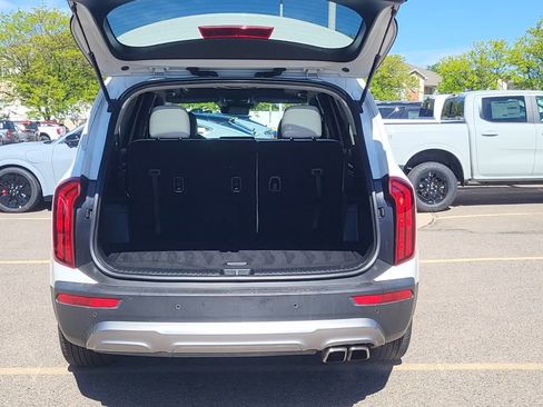 Used 2020 Kia Telluride S FWD image 21