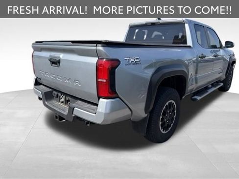 Certified 2024 Toyota Tacoma TRD Off-Road AWD/4WD image 4