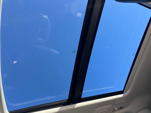 New 2025 Ford Expedition Max Platinum w/ Driver's Package image 21