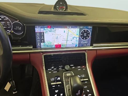 Used 2018 Porsche Panamera 4 AWD/4WD image 10
