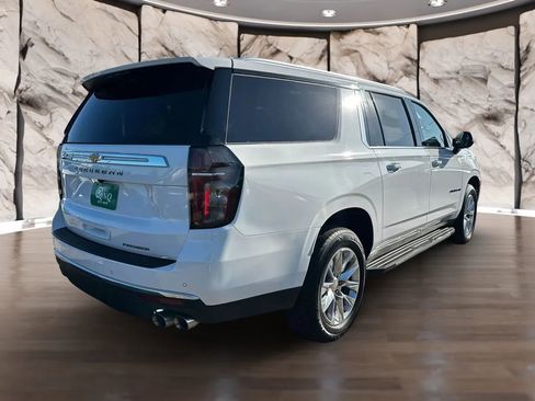 Used 2023 Chevrolet Suburban Premier image 8