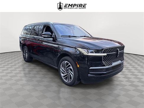 Used 2025 Lincoln Navigator L Reserve image 1