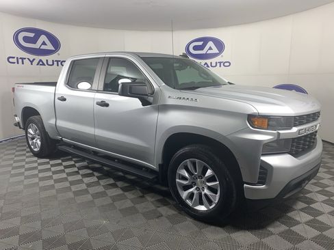 Used 2021 Chevrolet Silverado 1500 Custom image 1