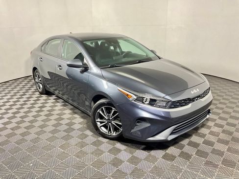 Used 2023 Kia Forte LXS FWD image 4
