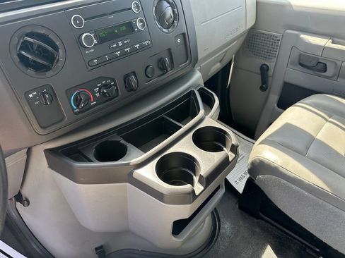 Used 2015 Ford E-450 and Econoline 450 Super Duty RWD image 26