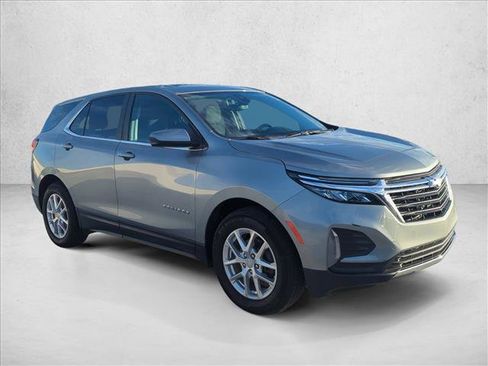 Used 2024 Chevrolet Equinox LT FWD image 3