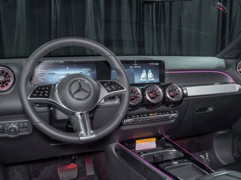 New 2025 Mercedes-Benz GLB 250 4MATIC image 16